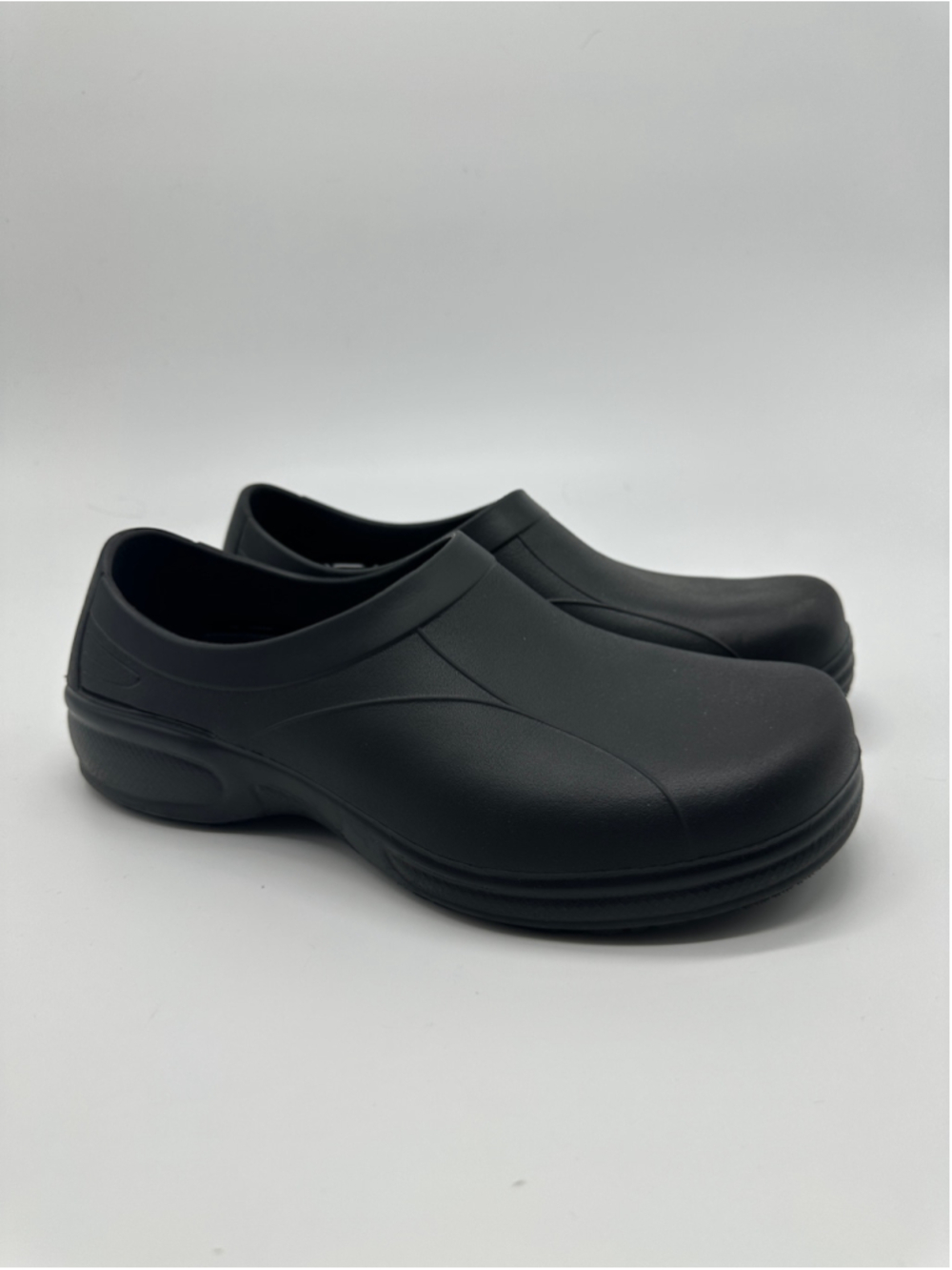 TredSafe Black Slip Resistant Work Shoes M 8 W 9 Oil Resistant Non Marking Clogs